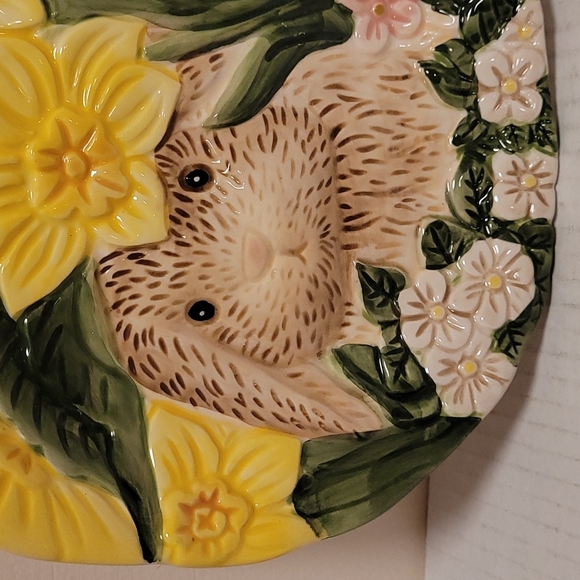 Pair of Adorable Cracker Barrel Easter Treasure 3D Bunny Plates - Picture 15 of 16